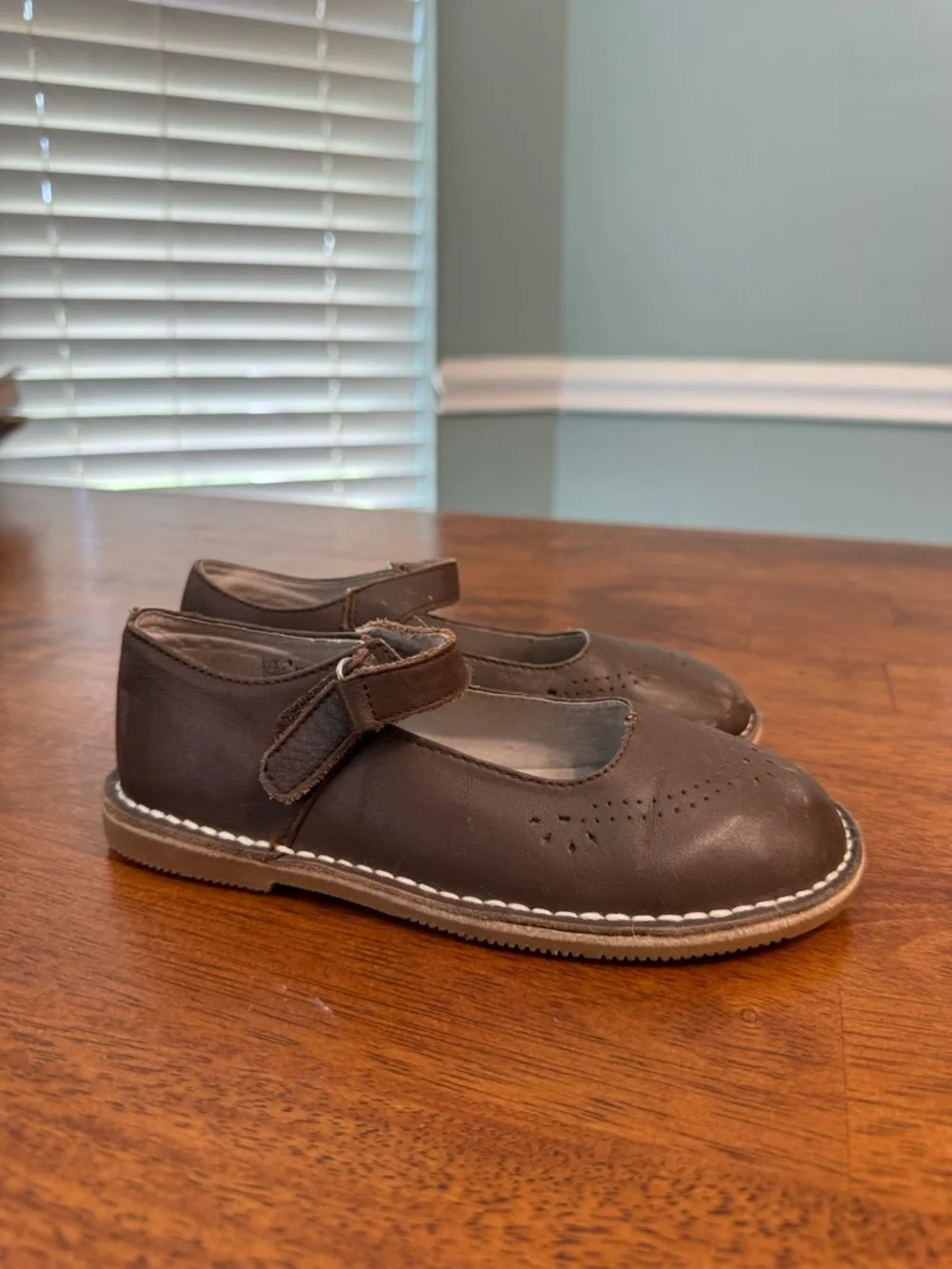 L'Amour Antonia Girls Mary Jane Shoes Brown Leather Perforated School size 1